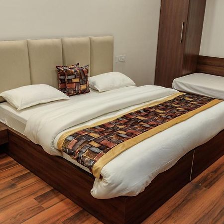 De Manora Homes - Unpretentious Hotel With A Garden , Posh Area Ranjit Avenue Amritsar Extérieur photo