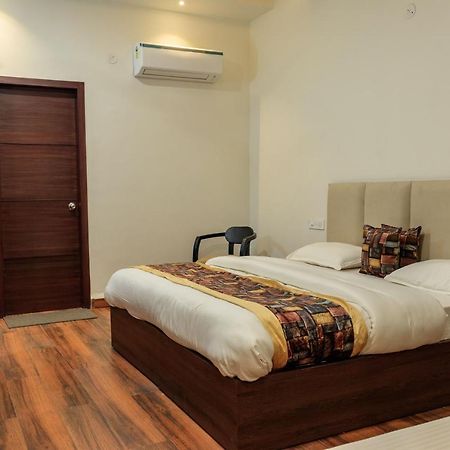 De Manora Homes - Unpretentious Hotel With A Garden , Posh Area Ranjit Avenue Amritsar Extérieur photo