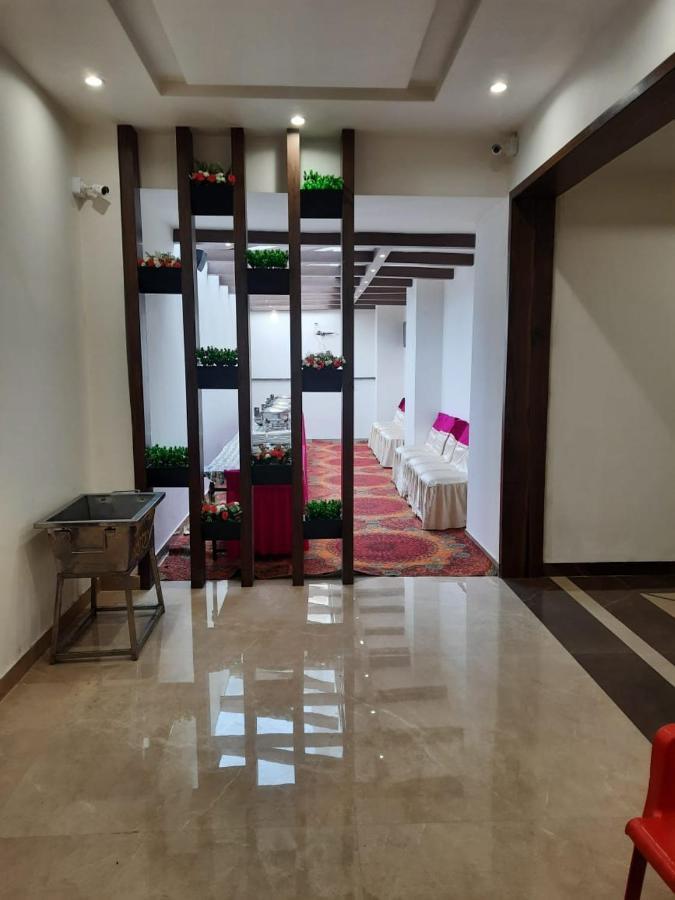 De Manora Homes - Unpretentious Hotel With A Garden , Posh Area Ranjit Avenue Amritsar Extérieur photo