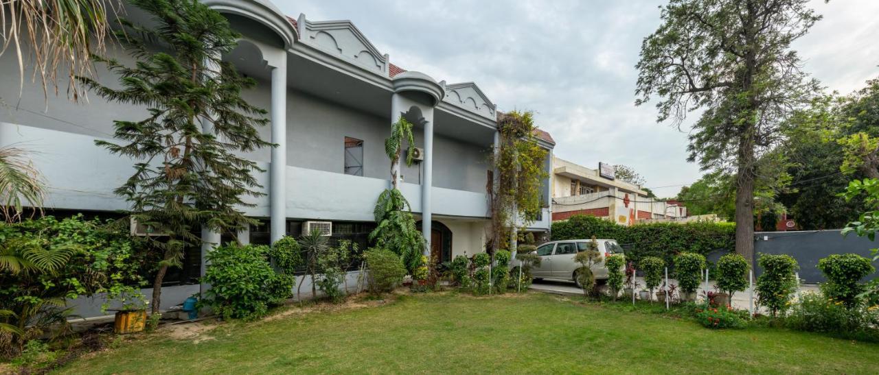 De Manora Homes - Unpretentious Hotel With A Garden , Posh Area Ranjit Avenue Amritsar Extérieur photo