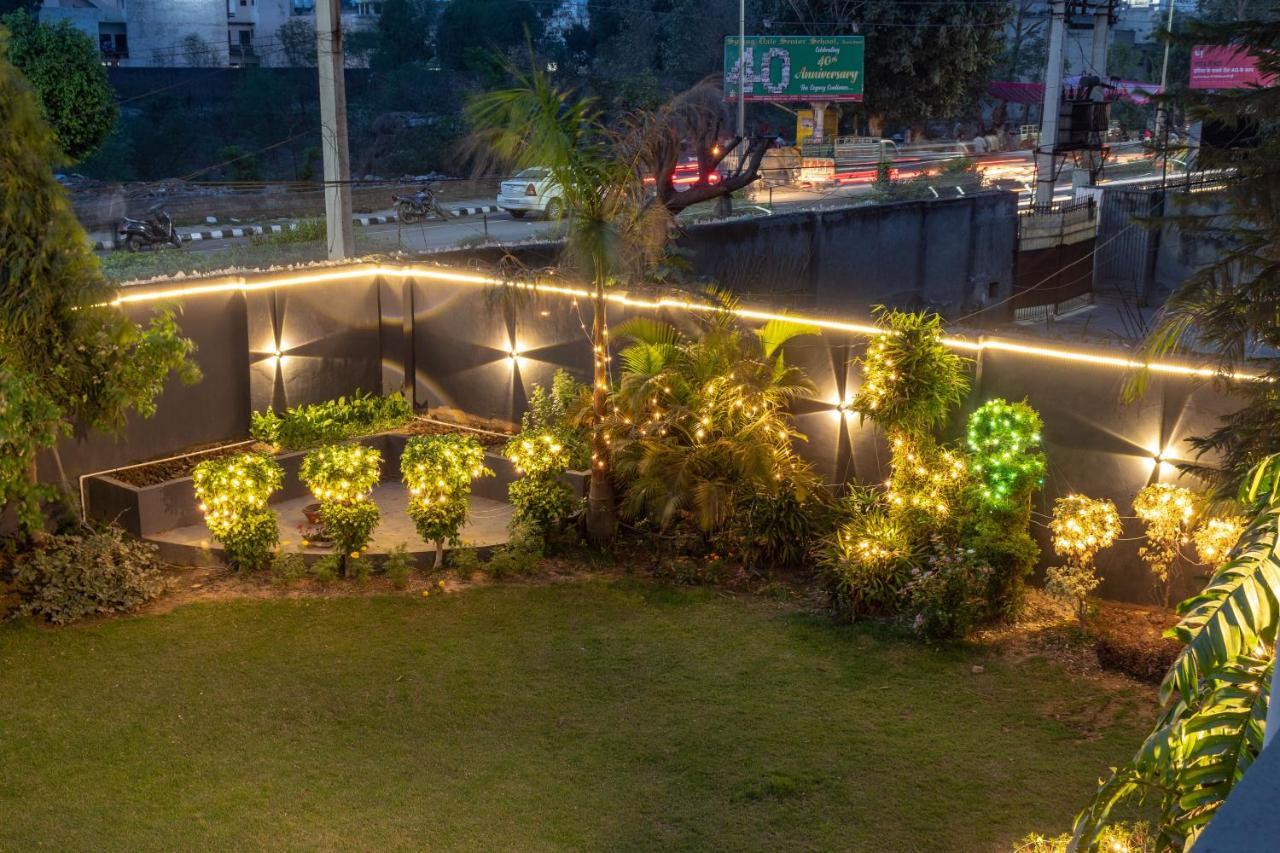 De Manora Homes - Unpretentious Hotel With A Garden , Posh Area Ranjit Avenue Amritsar Extérieur photo