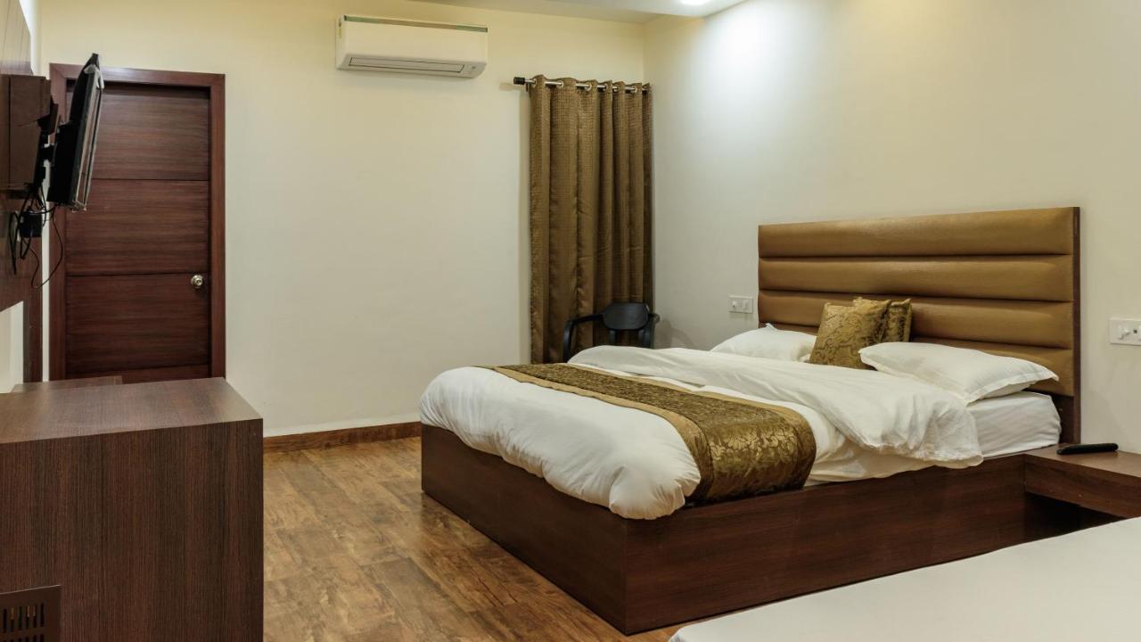 De Manora Homes - Unpretentious Hotel With A Garden , Posh Area Ranjit Avenue Amritsar Chambre photo