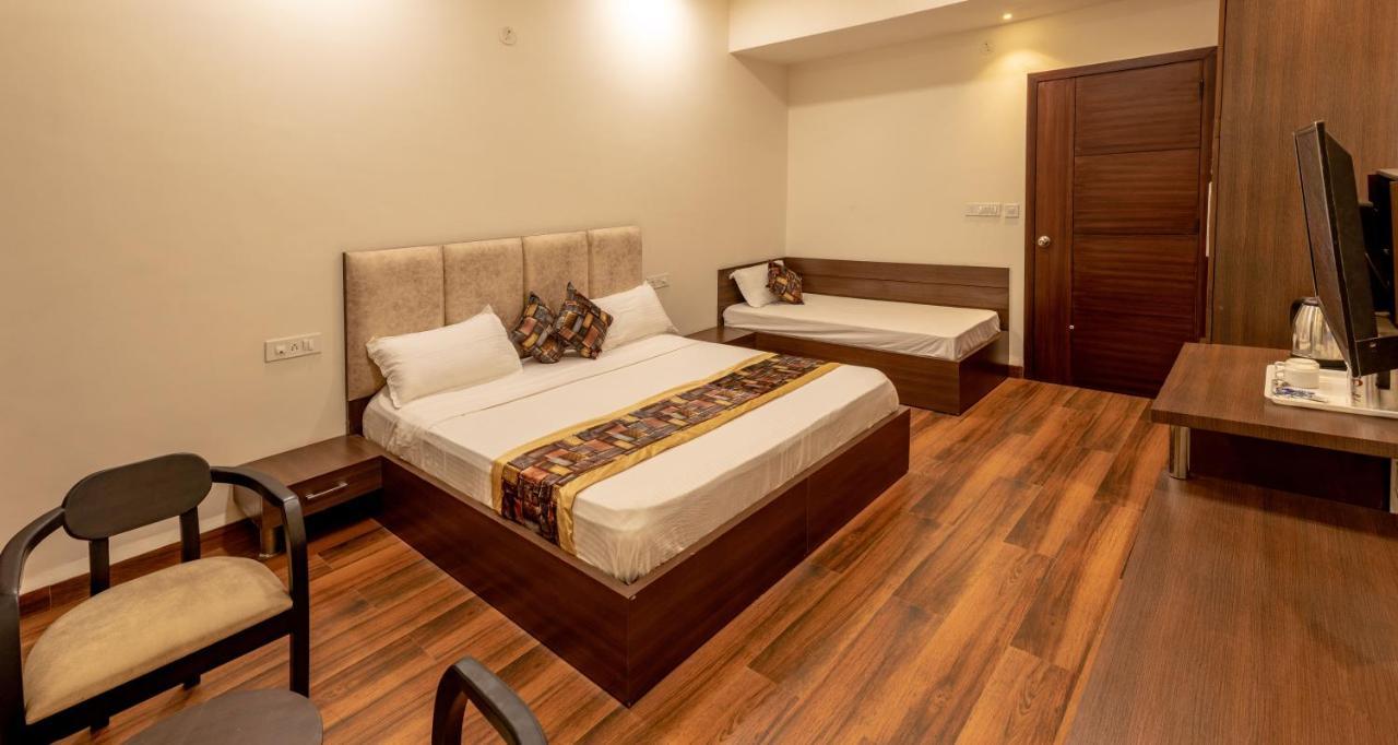 De Manora Homes - Unpretentious Hotel With A Garden , Posh Area Ranjit Avenue Amritsar Chambre photo