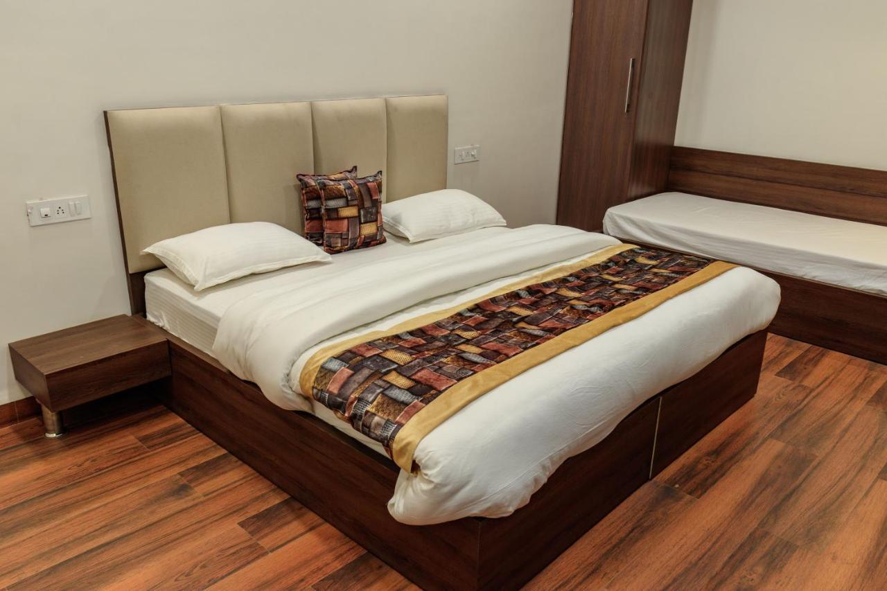 De Manora Homes - Unpretentious Hotel With A Garden , Posh Area Ranjit Avenue Amritsar Extérieur photo